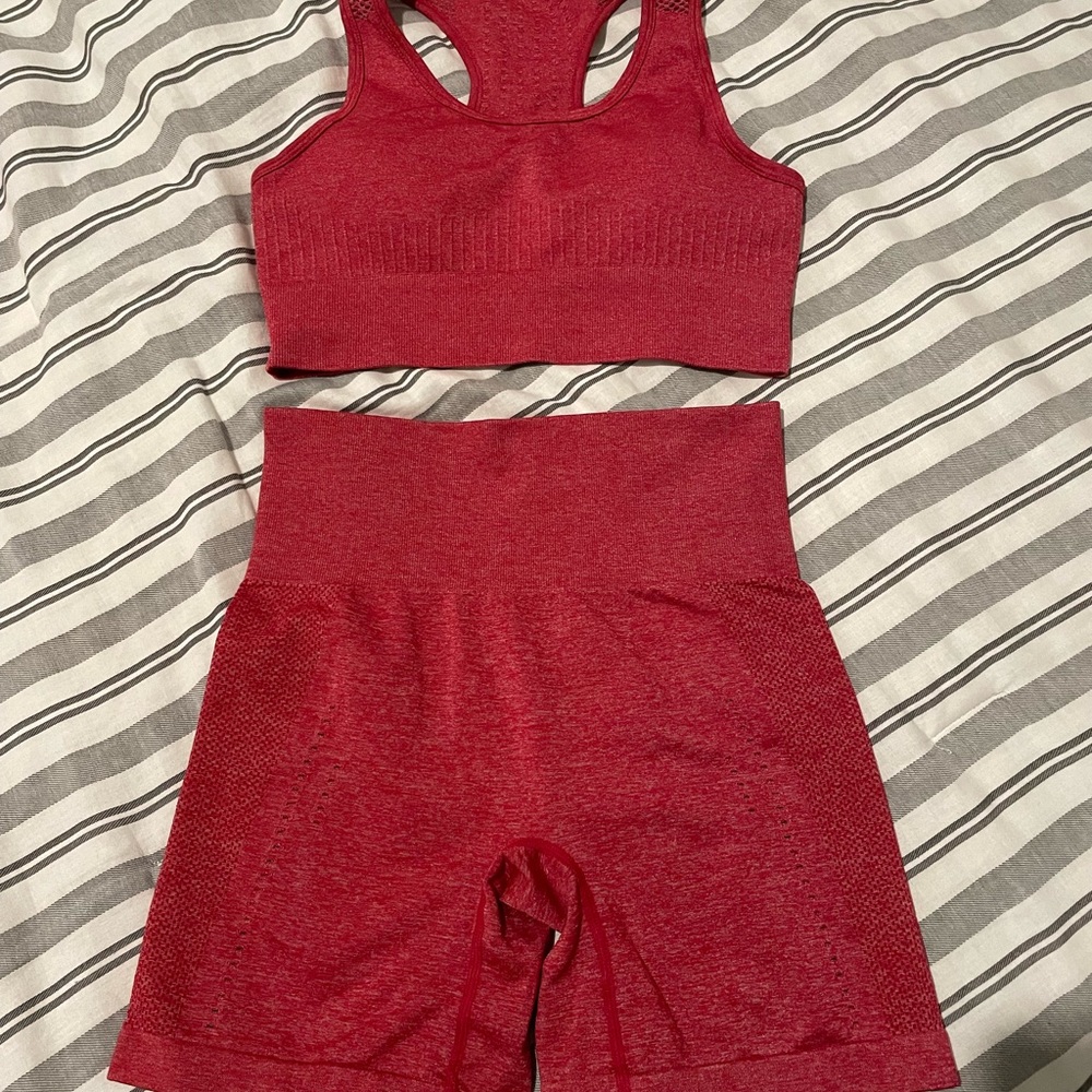 Red marl seamless work out set.